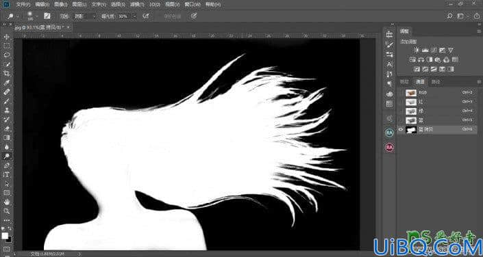 Photoshop通道抠头发教程：给简单背景下长发女生照片精准抠头发丝。