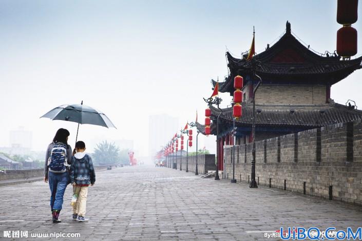 场景合成，合成走在阴冷雨夜小巷街头效果