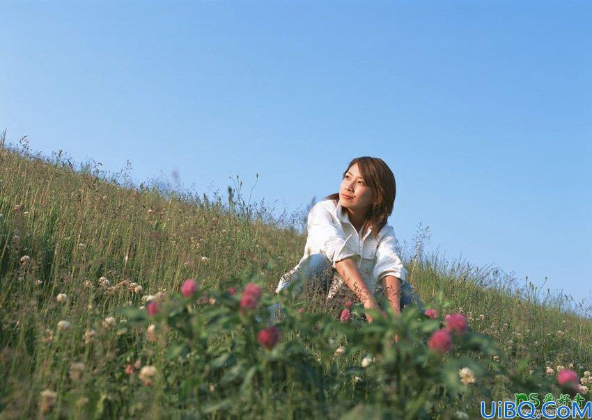 Photoshop调色教程：学习给山坡上自拍的漂亮淑女图片调出黄调晨曦色彩。