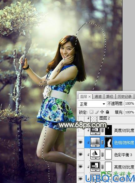Photoshop给树林中自拍的漂亮女孩儿外景照片调出古典黄褐色