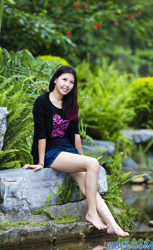 Photoshop给公园水池边洗脚的美女写真照调出甜美的橙红色