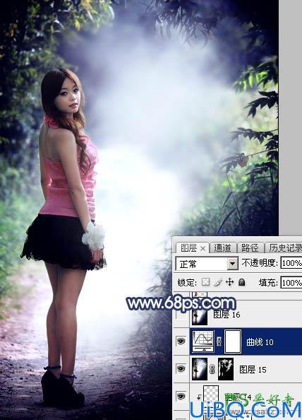 Photoshop绿色树林中自拍的超短裙美腿女孩生活照调出梦幻的冷紫