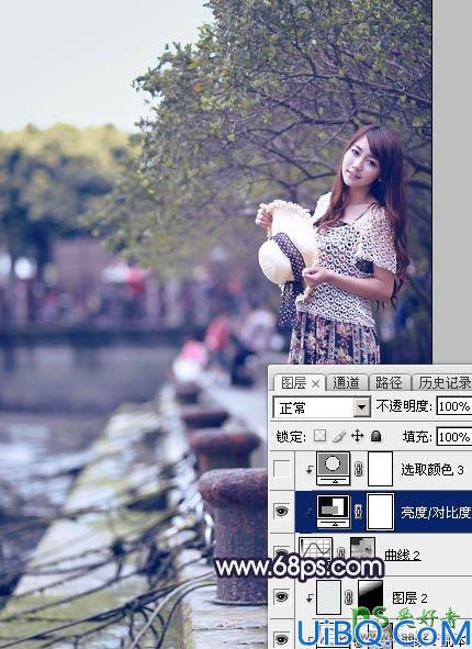 Photoshop给公园水池边自拍的性感连衣裙美少女图片调出唯美的秋季淡蓝色