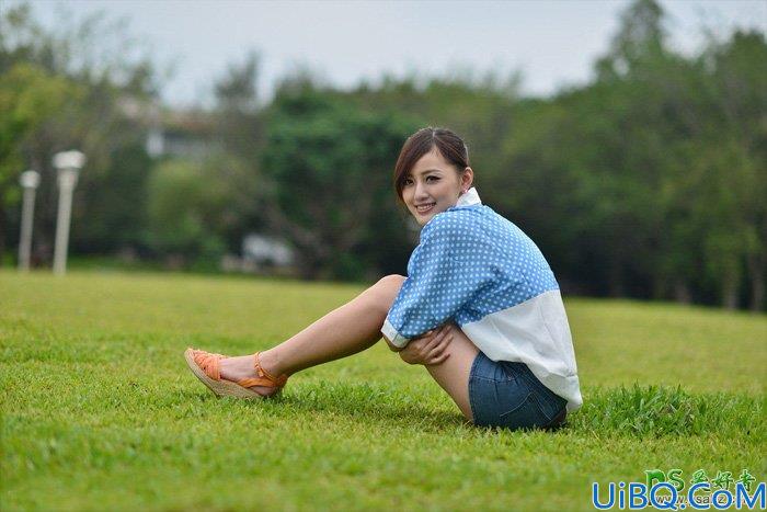 Photoshop调色教程：给外景草坪上的可爱美腿女孩生活照调出唯美的霞光色