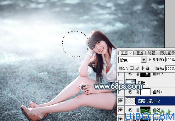 Photoshop美女调色：给绿草地上的可爱女孩儿生活照调出唯美的秋季淡蓝色