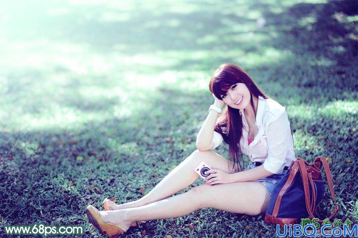 photoshop给草地上自拍的mm高清图片 艺术照片调出唯美的青色效果