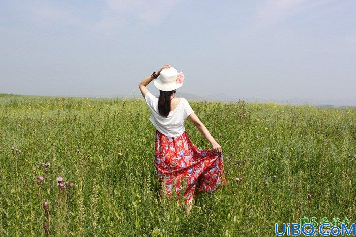 Photoshop美女照片调色实例：给芳草中的清新少女写真照调出秋景青红色