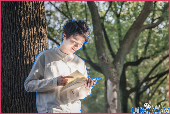 抠人物，在Photoshop中抠出帅气男生在校园树林里看书的场景