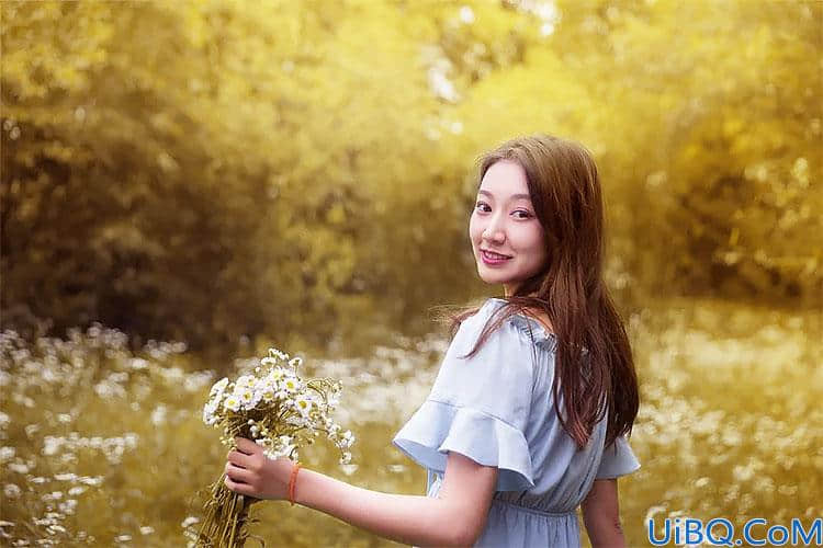 Photoshop调色教程：给树林花丛中自拍的长发美女调出暖暖的黄昏色调。