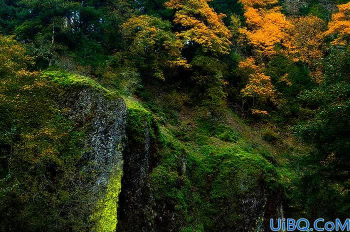 Photoshop合成教程：合成小男孩在洞口望向外面的世界场景。