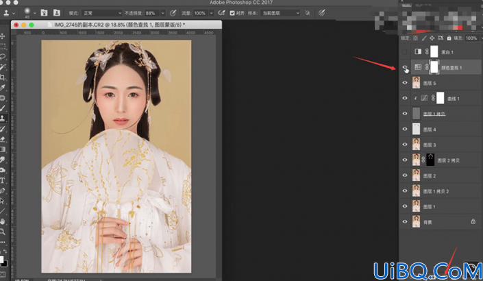 Photoshop给漂亮的古风美女人物制作成工笔画效果。