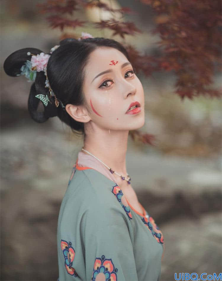 Photoshop美女调色教程：给古风美女加一个下雪的效果，并调出唯美的蓝色