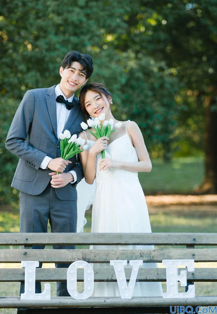 Photoshop调色教程：给普通的外景婚纱照调出唯美的酒红色。