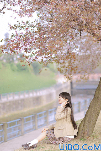 Photoshop给樱花树下拍摄的少女写真照调出日系小清新效果。