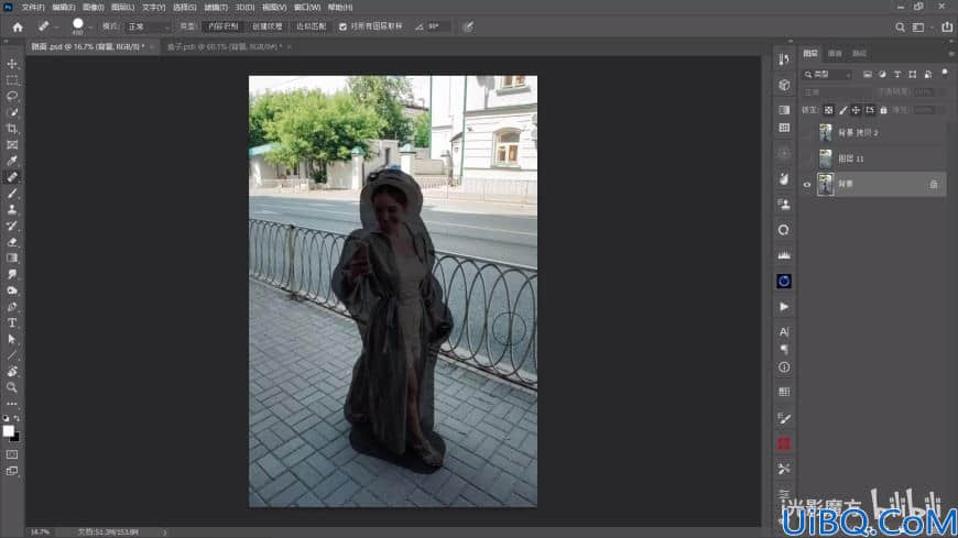 Photoshop人物抠图教程：利用消失点工具快速去除街景照片中的人物。