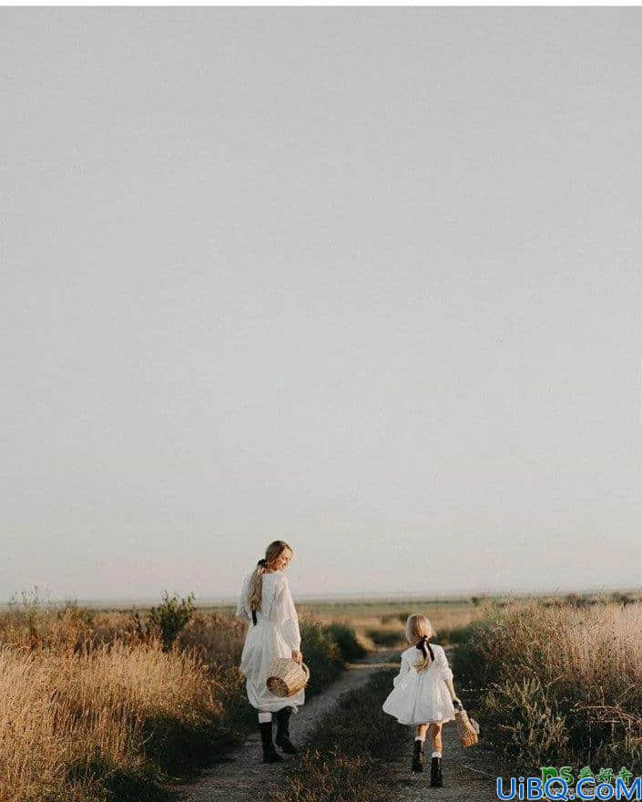 Photoshop婚纱照调色：给海边拍摄的情侣婚纱照调出ins风格暖灰色调