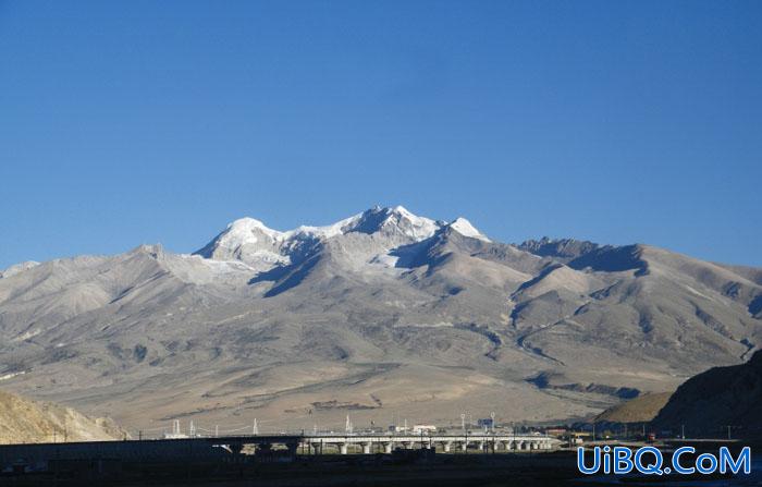 ps cc合成雪山后的月亮场景教程