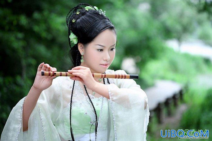 PS给清新淡雅风格的古装美女照片调出唯美梦幻的淡蓝色效