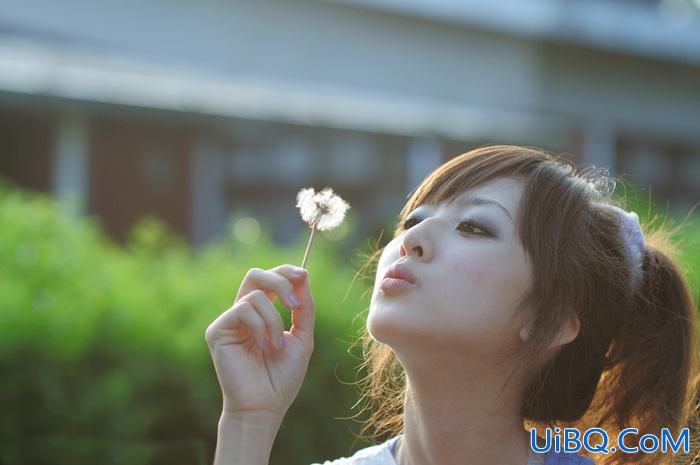 ps给偏暗的外景图片加上精美的粉褐色