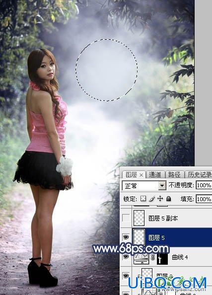 PS绿色树林中自拍的超短裙美腿女孩生活照调出梦幻的冷紫