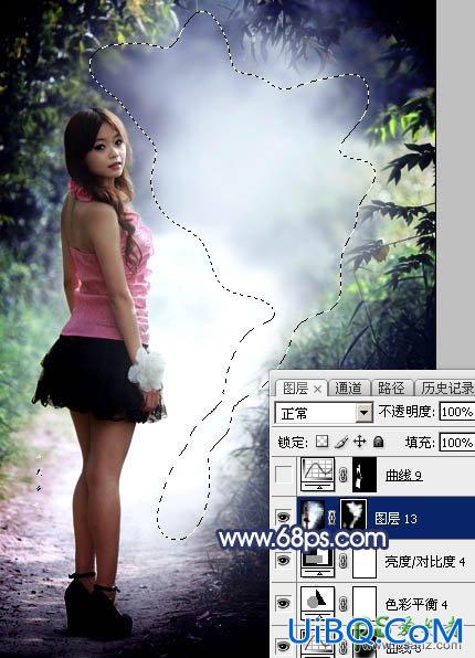 PS绿色树林中自拍的超短裙美腿女孩生活照调出梦幻的冷紫