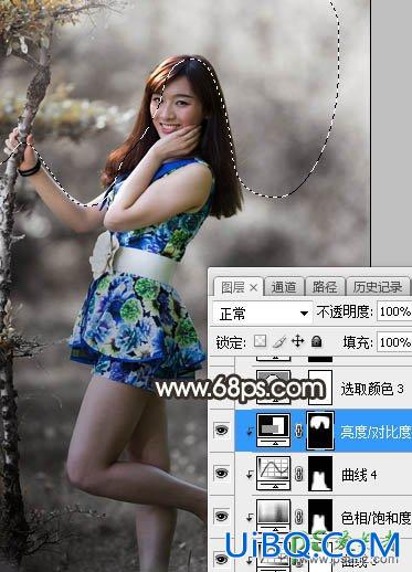 PS给小树林中自拍的女生美腿照片调出中性暗红色调