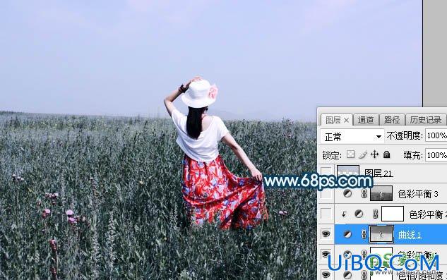 PS给草原上的女生性感图片调出梦幻唯美的淡蓝色效果