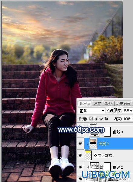 PS给古建筑边自拍的红色运动装青春少女写真图片调出霞光