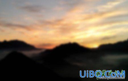 PS给景区木桥上拍摄的中年女人写真图片调出唯美的曦色
