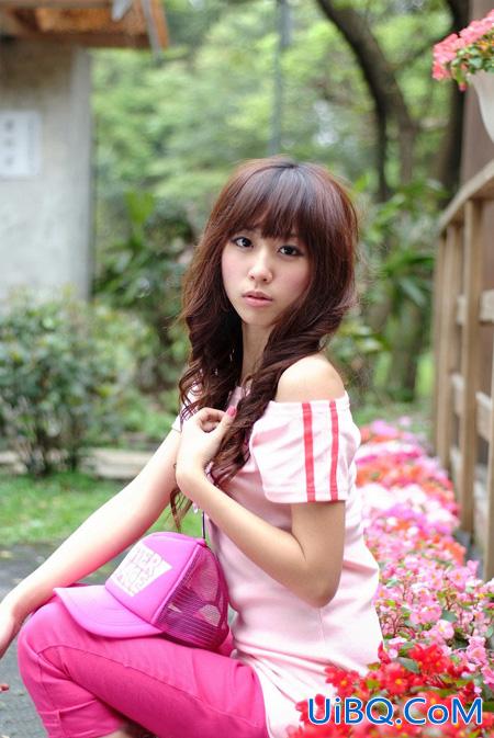 ps调红裤可爱小美女