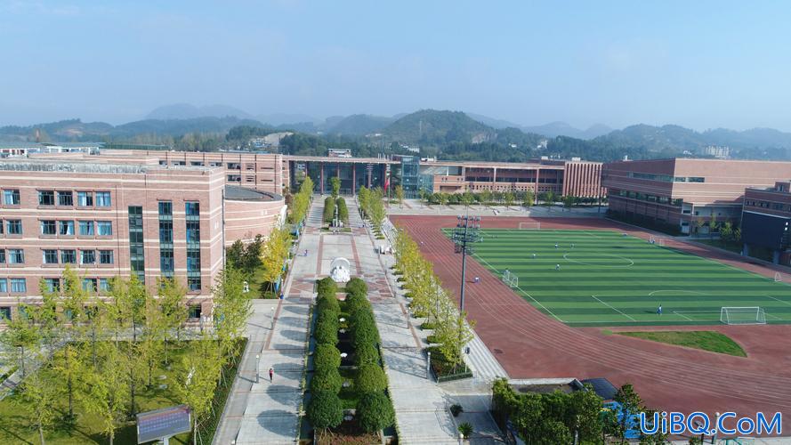 遵义四中升学？遵义四中普通班与遵义航高重点班该怎么选？