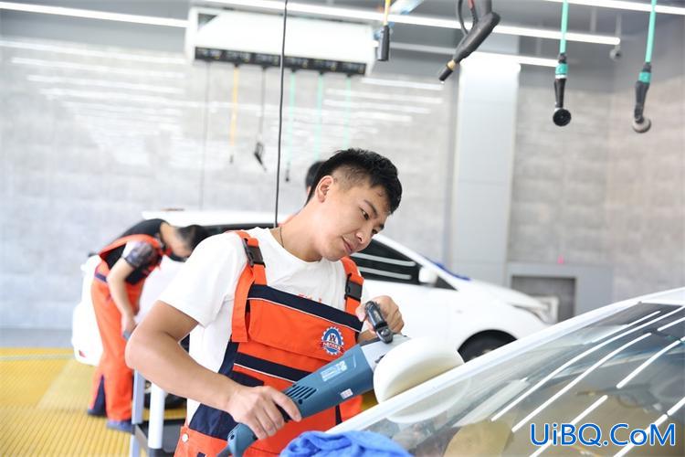 汽车专业本科升学班好吗，学汽修是去实体店好还是去学校好？