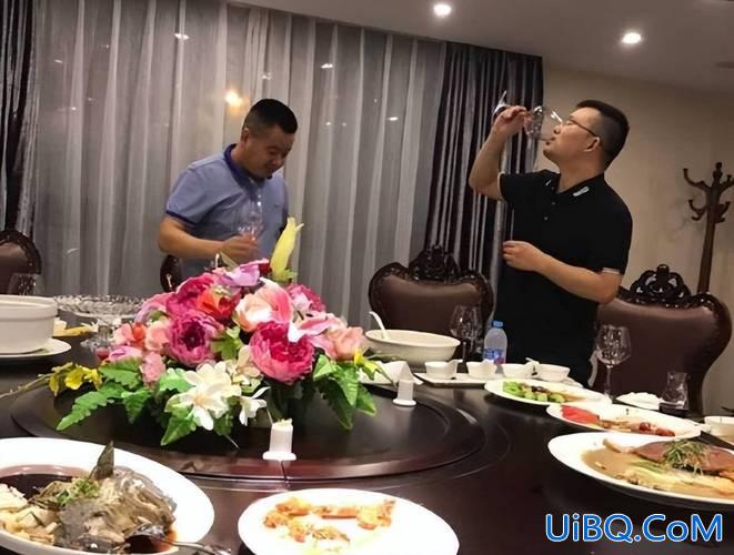 升学家宴父亲敬酒视频大全 跨年敬酒视频时间怎么设置？