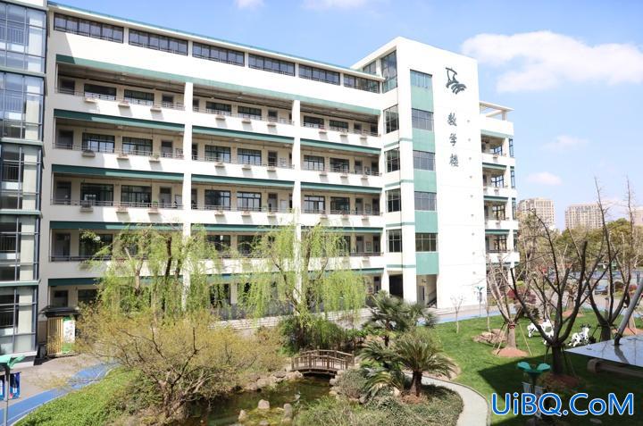 静安风华初中的升学率(风华初级中学，西校区怎么样)？