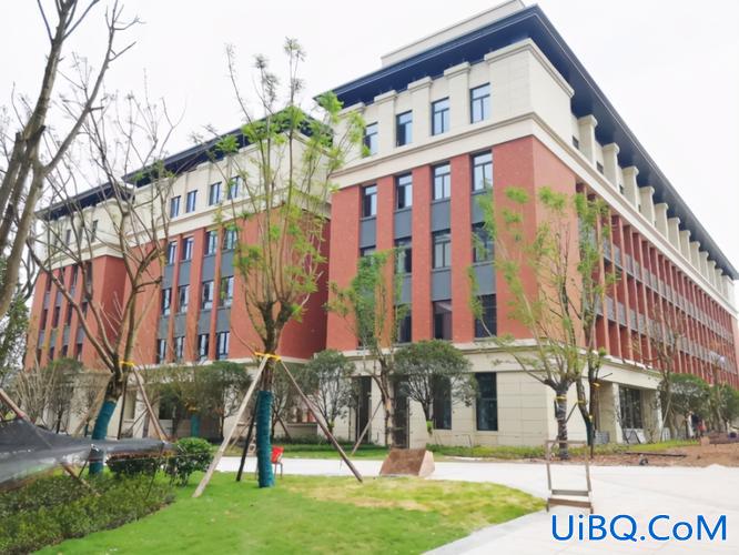 重庆渝北区升学历培训学校，渝北八中旁学致教育怎么样？